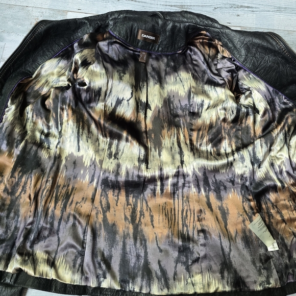 Danier Wrinkled Texture Black Leather Jacket Womens Small - Picture 11 of 16